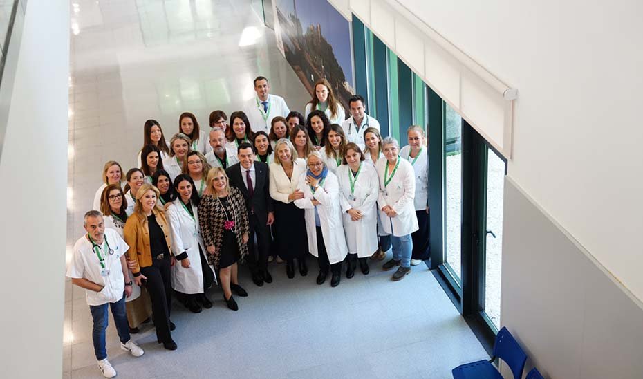 Moreno inaugura centro de salud Los Pacos en Fuengirola tras 20 años de espera