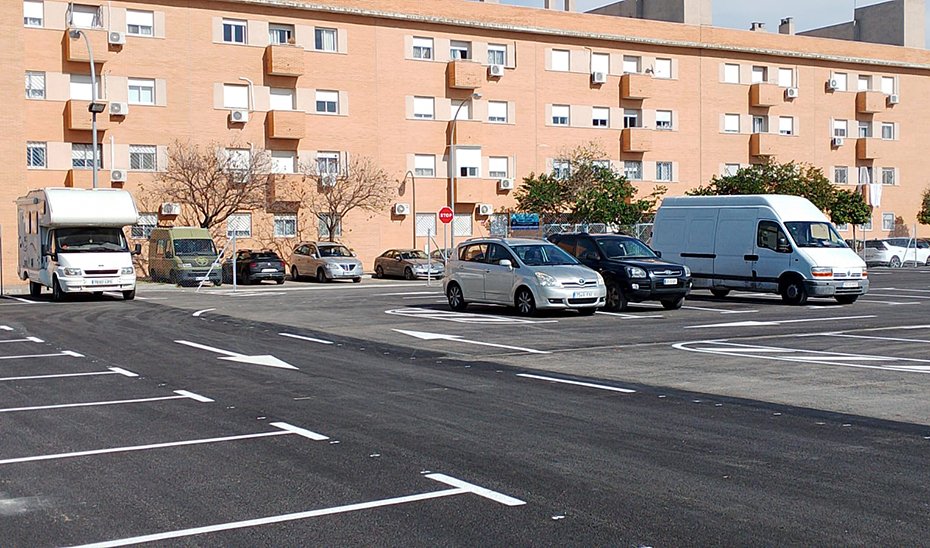 Estacionamiento activado en Pino Montano para compensar lugares eliminados.