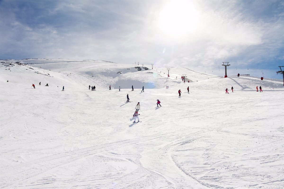 Sierra Nevada (Granada) alcanza los 55 kilómetros esquiando con la apertura de Las Yeguas