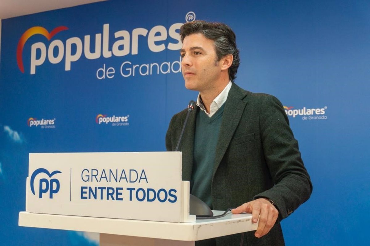El secretario provincial del PP de Granada renuncia a su acta de parlamentario andaluz.