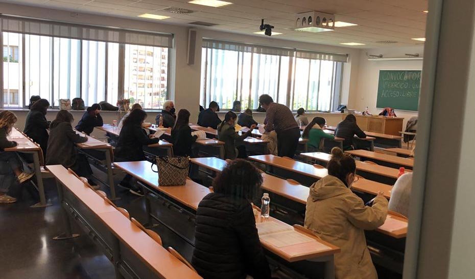 Más de 28.500 opositores se examinarán para 473 plazas de administrativos de la Junta.