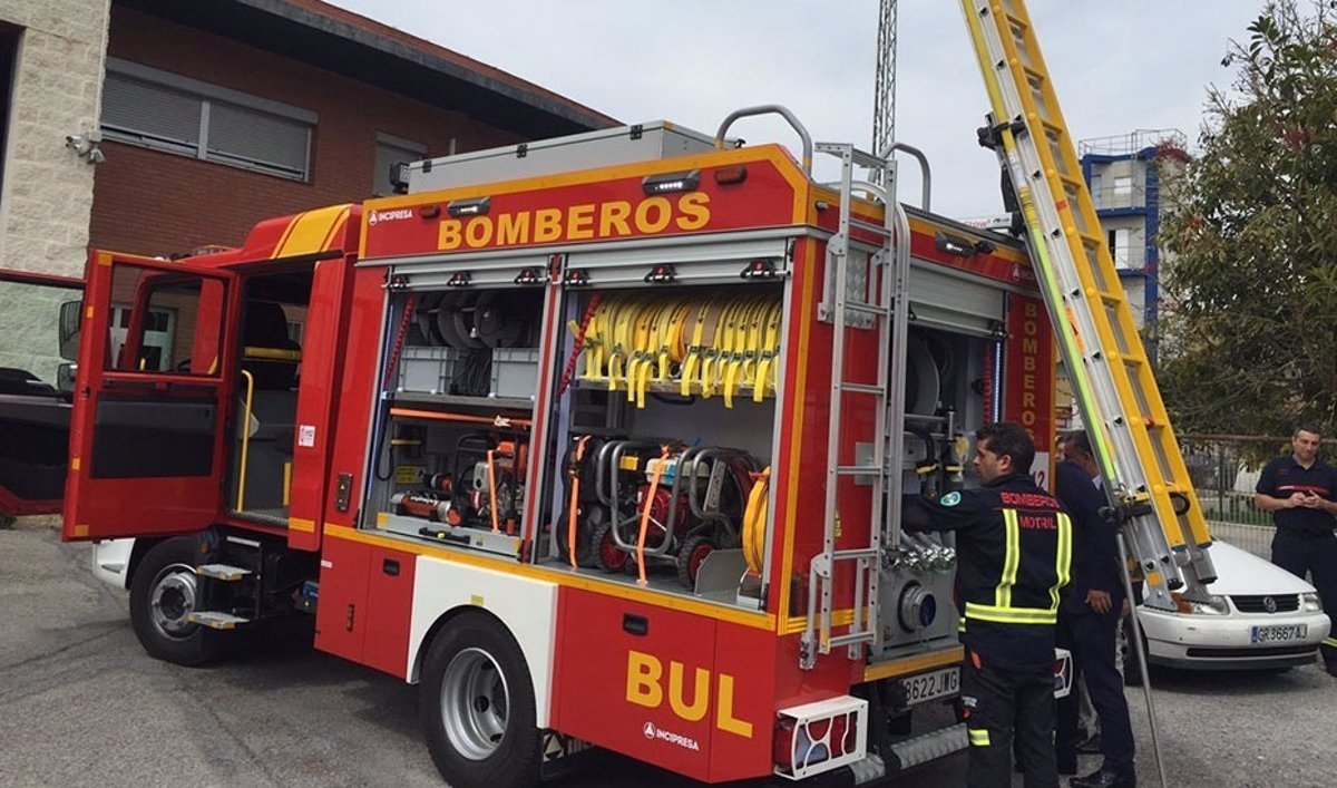 Rescatadas siete personas, incluidos tres menores, tras incendio en Huétor Tájar (Granada)