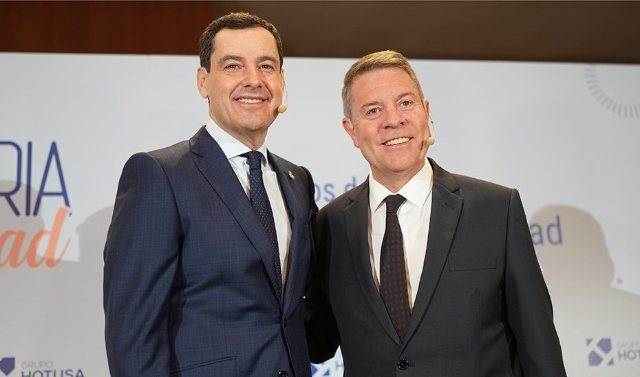 Moreno destaca impacto del turismo sostenible en Andalucía, alcanzando los 30.000 millones para 2024