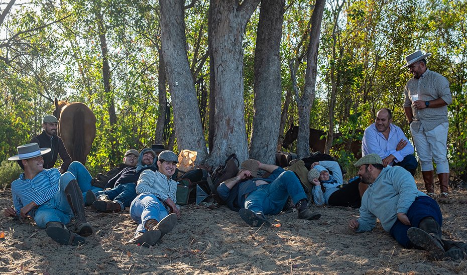Yegüerizos resting after finishing the job (Photo by Antonio Delgado-Roig).