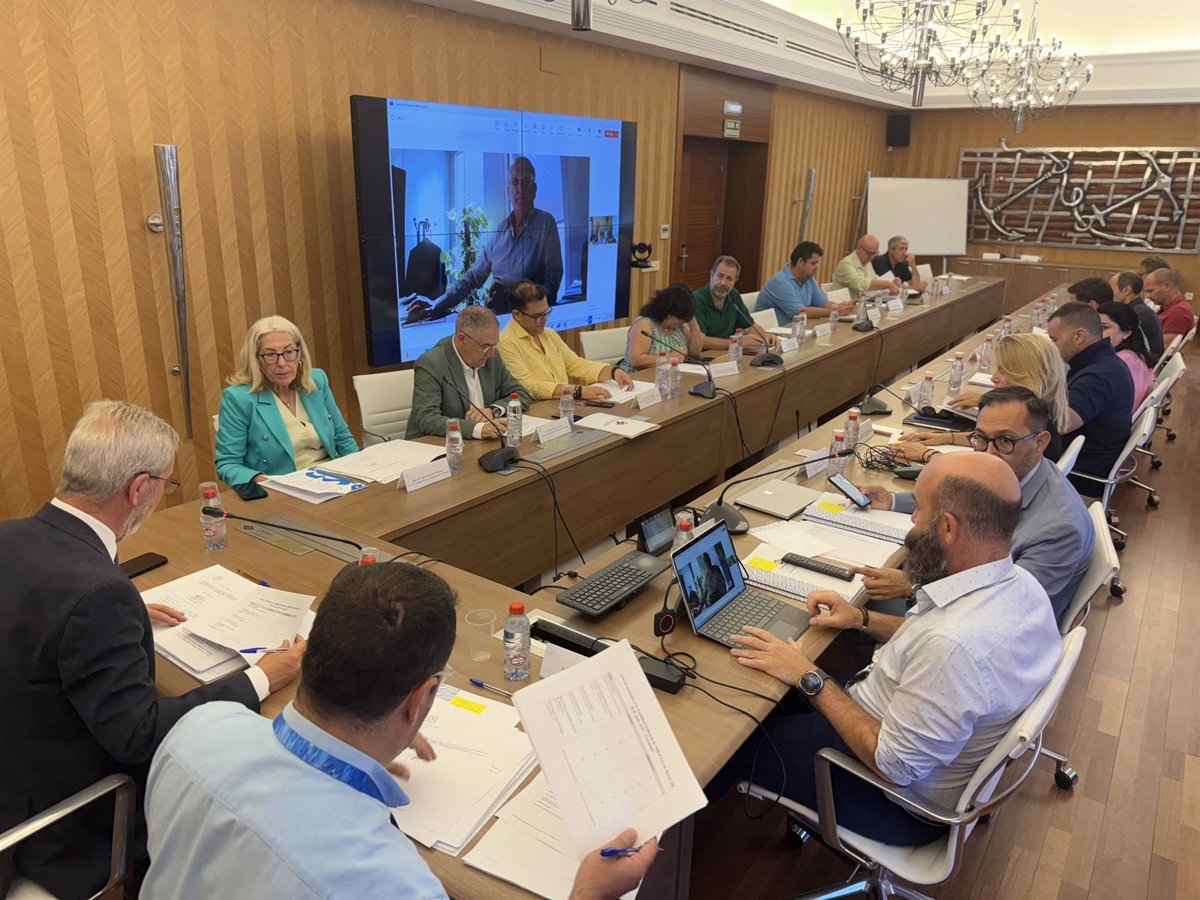 El Puerto de Motril se proyecta al mundo tras semestre «clave»