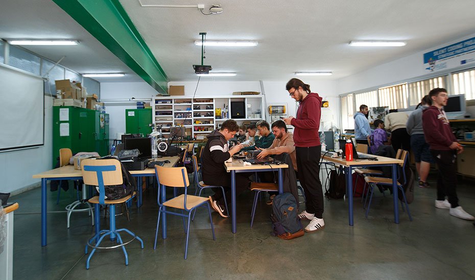 La Junta facilita el acceso a la FP para personas sin requisitos académicos.