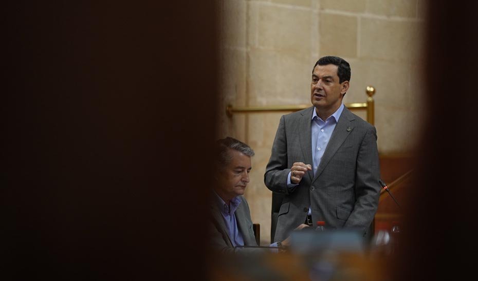 Juanma Moreno, during his speech in Parliament.