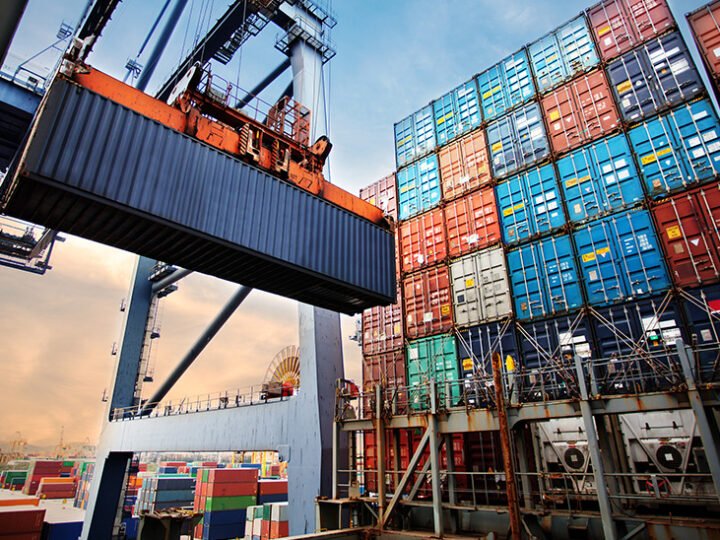 Andalucía lidera exportaciones y superávit en comercio exterior