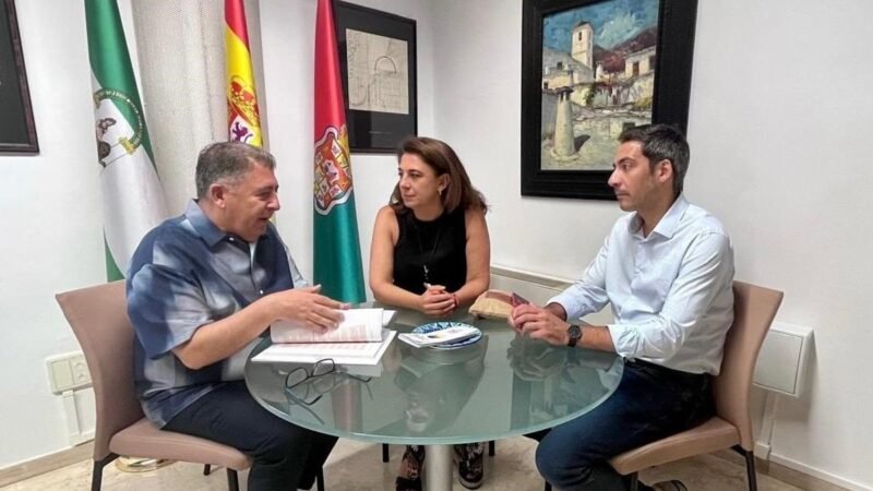El PSOE de Granada lleva al Defensor del Ciudadano problemas sociales