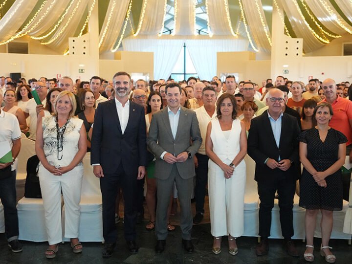Moreno reafirma su oposición a recortes de la PAC en acto con agricultores en Jaén