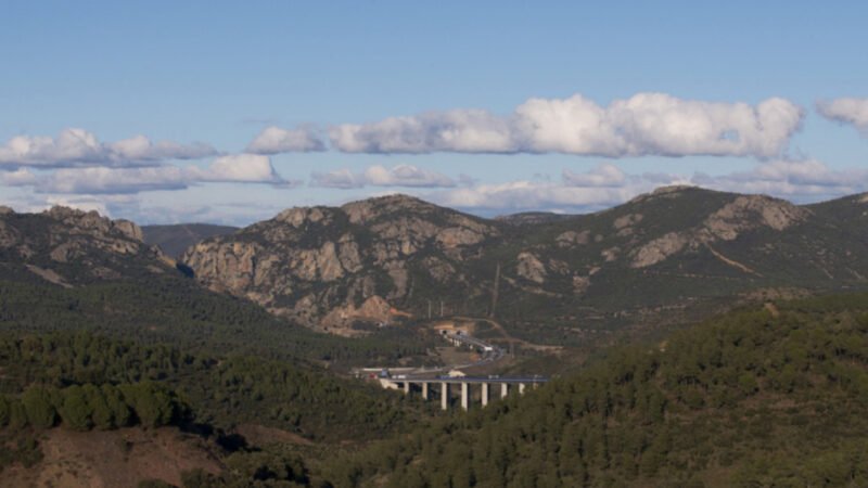 Ampliación del Parque Natural de Despeñaperros para reforzar su conservación.