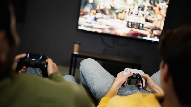 Cómo reducir riesgos en el uso de videojuegos para menores de edad