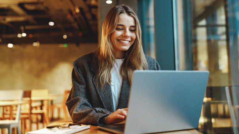 La Junta apoya a emprendedores y fomenta la creación de empresas en Andalucía