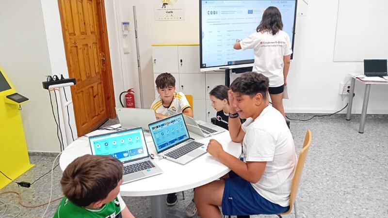 Talleres Campamento Digital de Puntos Vuela en Andalucía