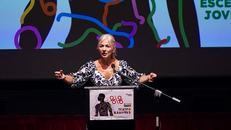 El Gobierno andaluz incorpora el flamenco al teatro de vanguardia en el Cánovas de Málaga.