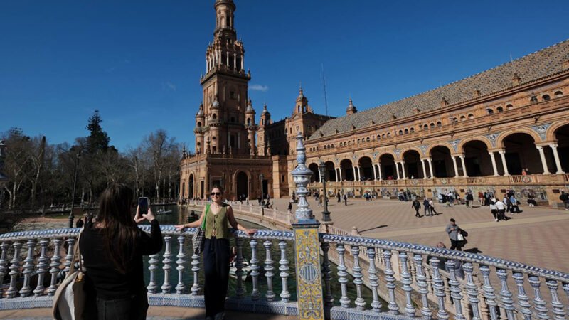 Andalucía recupera el turismo familiar con la llegada de 6,8 millones de visitantes durante 2024.