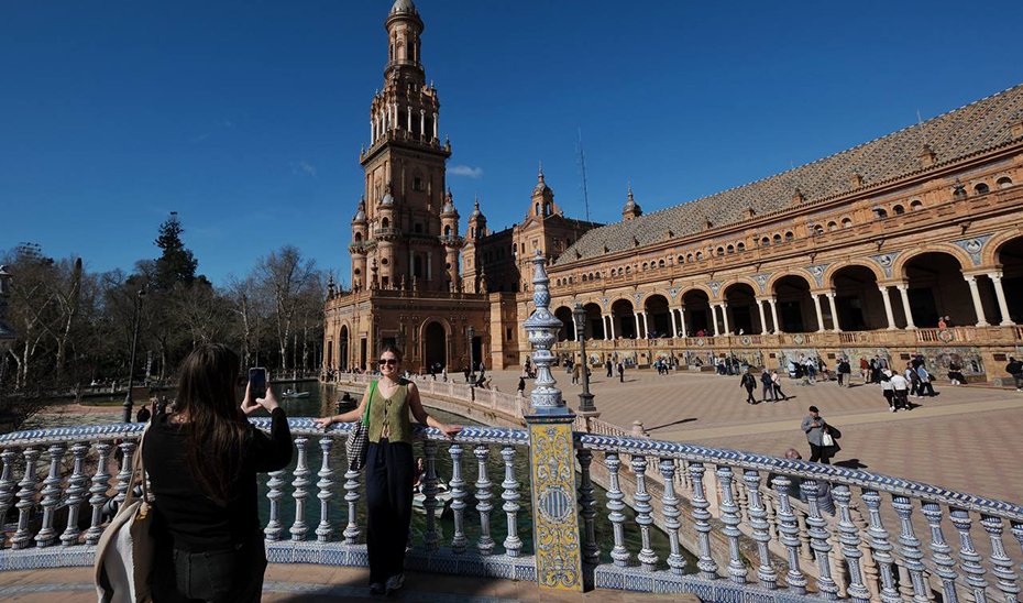 Andalucía recupera el turismo familiar con la llegada de 6,8 millones de visitantes durante 2024.
