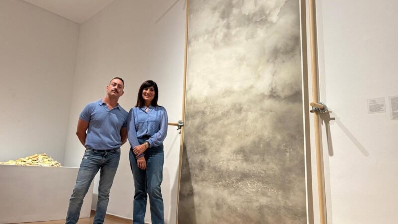 ‘Cortina de humo’, de Fernando Bayona, gana V Premio Granada de Fondo