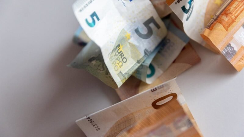 El PSOE denuncia pérdida de 342.000 euros en La Calahorra por «mala gestión» del alcalde del PP.