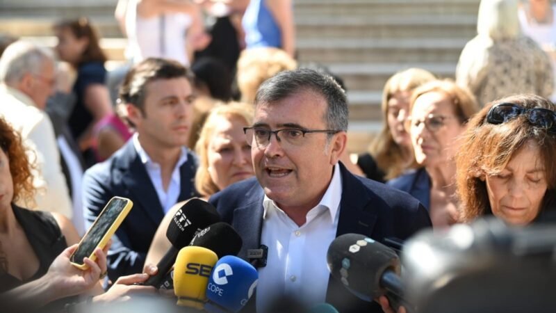 El subdelegado critica a la Diputación por no reparar el puente tras la dana.