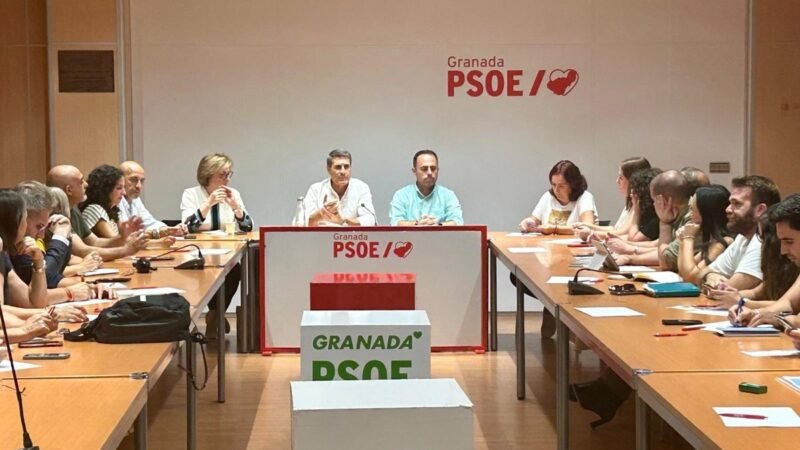 Fernández insta a denunciar fallos en cribados de cáncer en Granada para conocer dimensión