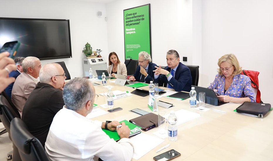 La Junta mantendrá un diálogo constante con el Sindicato de Enfermería para mejorar la sanidad.