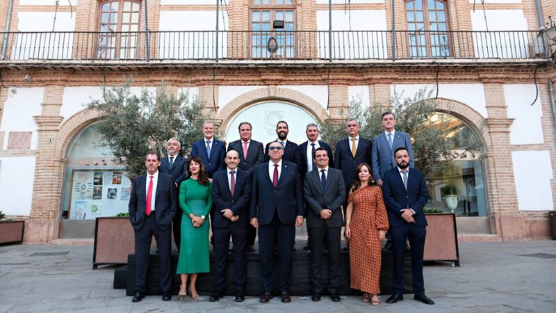 La Junta reconoce a quienes destacan a Andalucía en el turismo internacional