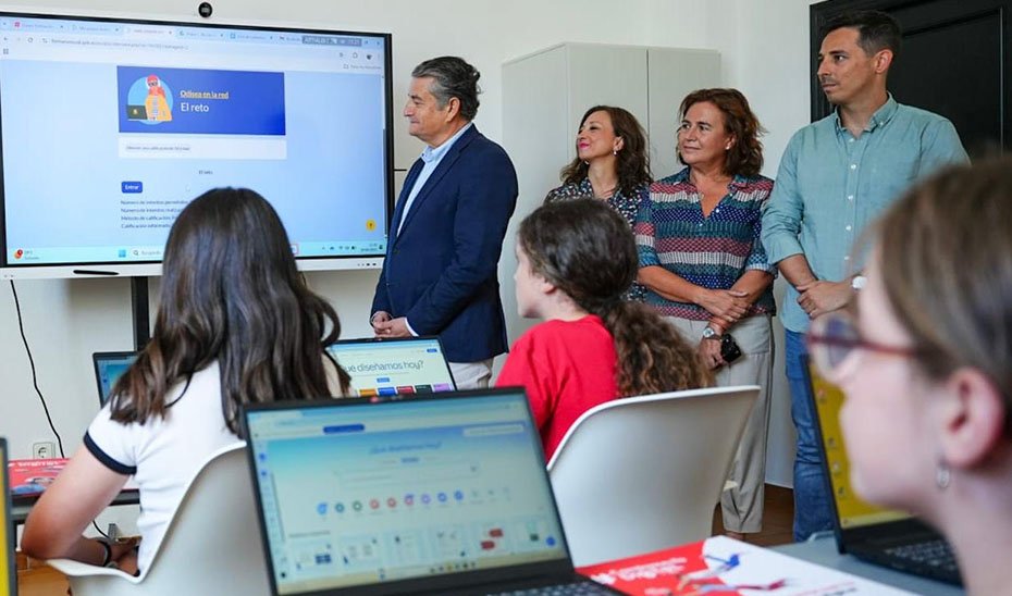 Más de 540 alumnos de FP completarán su formación en la Agencia Digital de Andalucía en el curso 2025-2026.