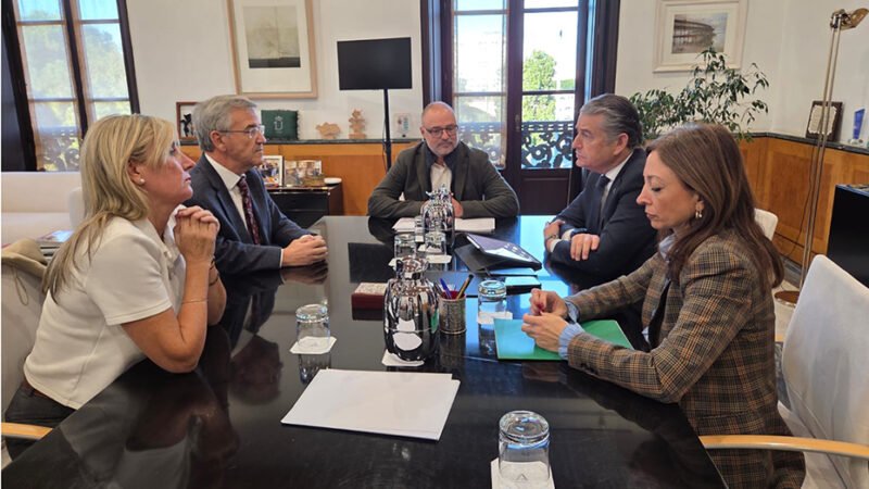 El SAS refuerza el Hospital de Estepona con 58 nuevos profesionales para activar el 80% de sus servicios.