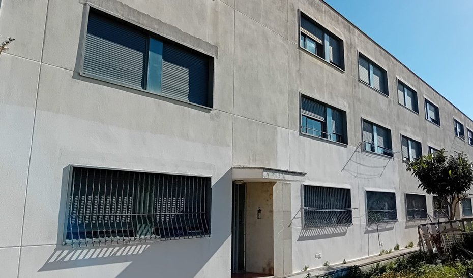 La Junta rehabilitará un edificio de 84 viviendas públicas en La Piñera de Algeciras.