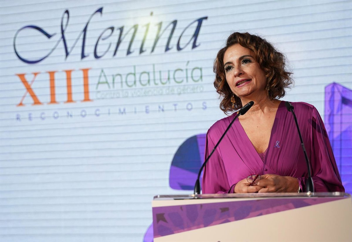 María Jesús Montero participa en jornada del PSOE en Atarfe por el día contra la violencia de género.