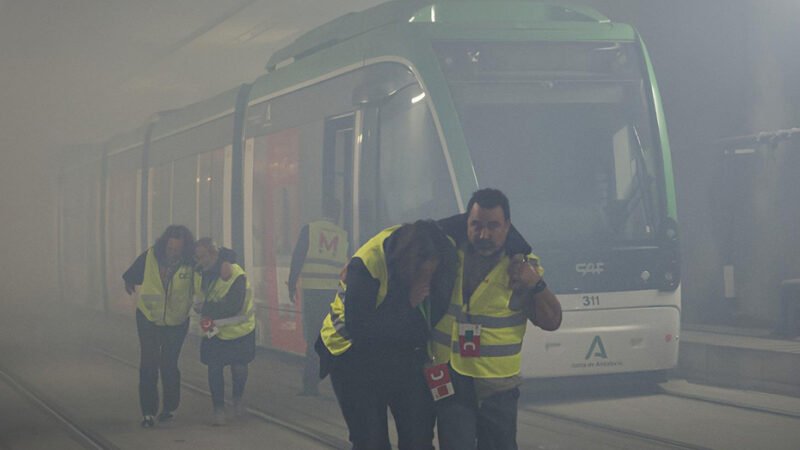 Simulacro de incendio en túnel del Metro de Granada con cien participantes.