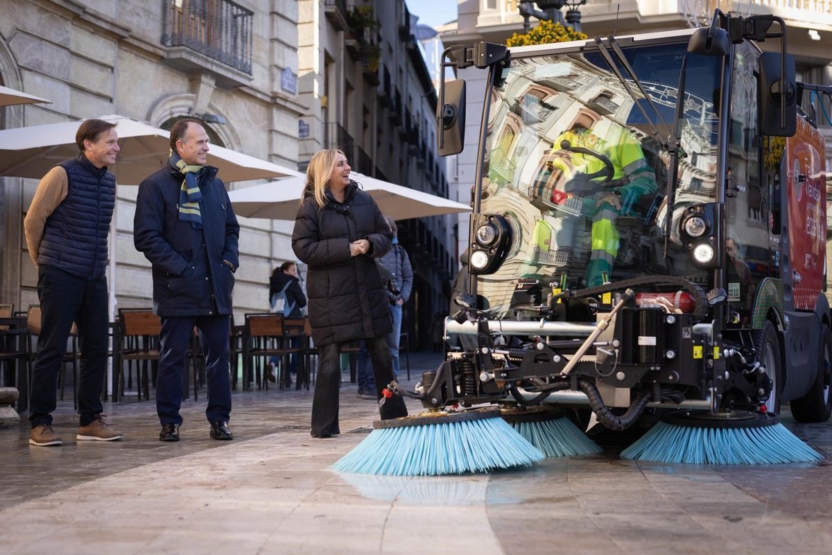 Granada evaluará el nuevo contrato de limpieza cada seis meses.