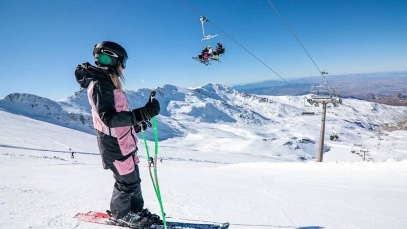 Amplían horario en Sierra Nevada tras retraso por trabajos de acondicionamiento
