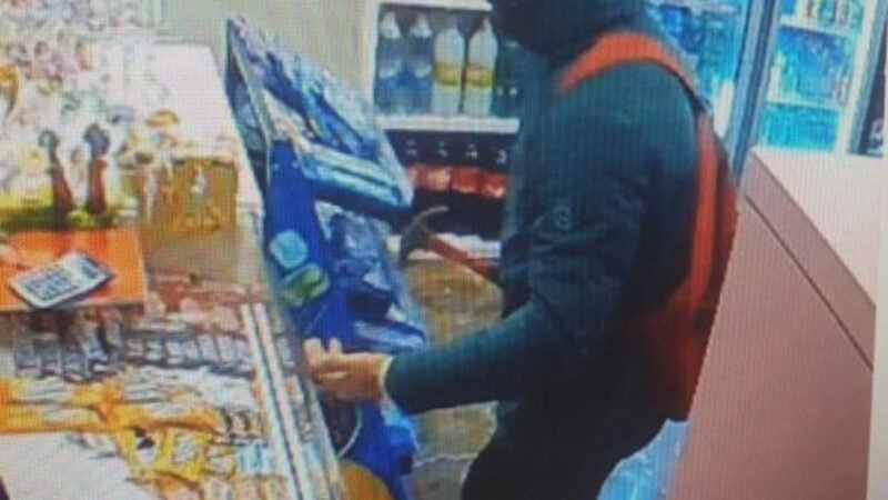 Detenido en Granada por intentar robar en comercios del centro con un martillo y encapuchado