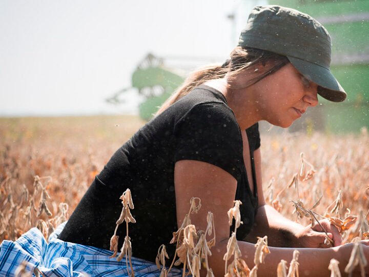La Junta crea Mesa Mujeres Rurales y Mar Andaluzas para promover igualdad.
