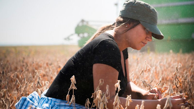 La Junta crea Mesa Mujeres Rurales y Mar Andaluzas para promover igualdad.
