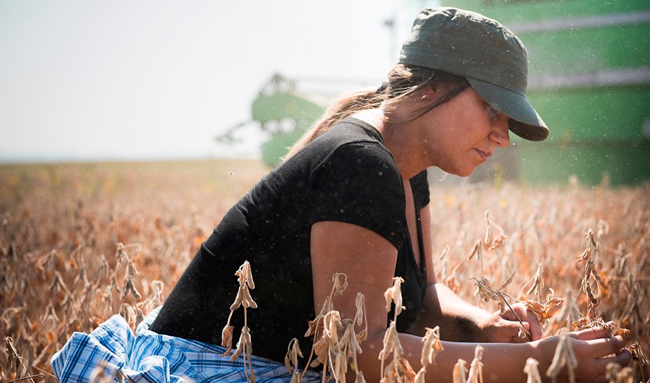 La Junta crea Mesa Mujeres Rurales y Mar Andaluzas para promover igualdad.