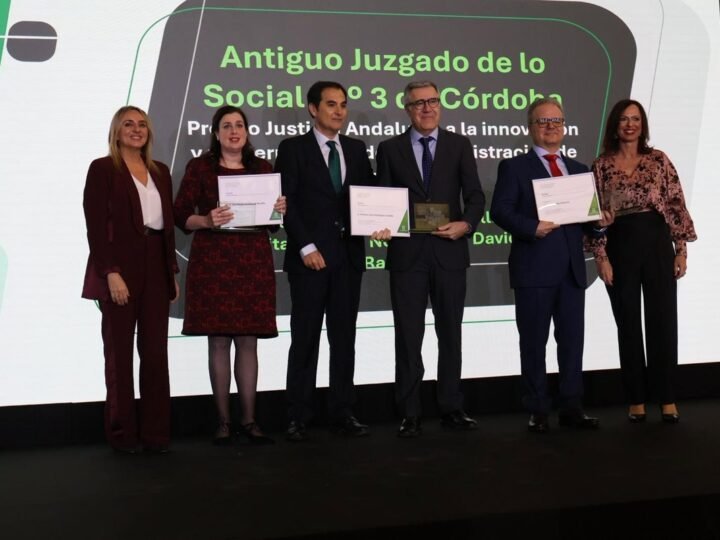 La Junta premia a quienes promueven la justicia, un «valor esencial»