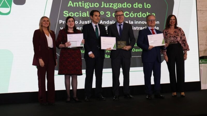 La Junta premia a quienes promueven la justicia, un «valor esencial»
