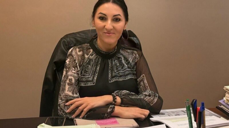 Podemos Granada denuncia al PP por incumplir la Ley de Bioclimatización y poner en riesgo a alumnos y docentes.