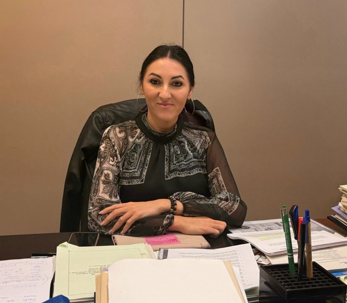 Podemos Granada denuncia al PP por incumplir la Ley de Bioclimatización y poner en riesgo a alumnos y docentes.