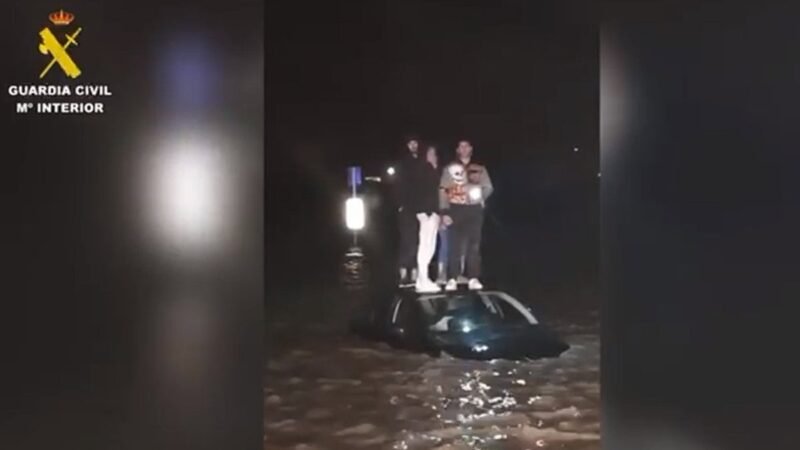 Denuncian a jóvenes rescatados en Huétor Tájar por saltarse perímetro de seguridad