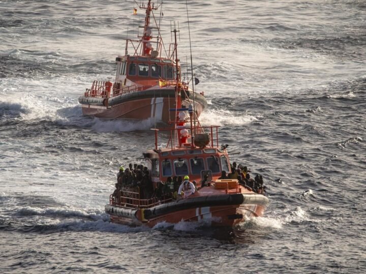 Desarticulada red de tráfico de migrantes en la costa de Granada.
