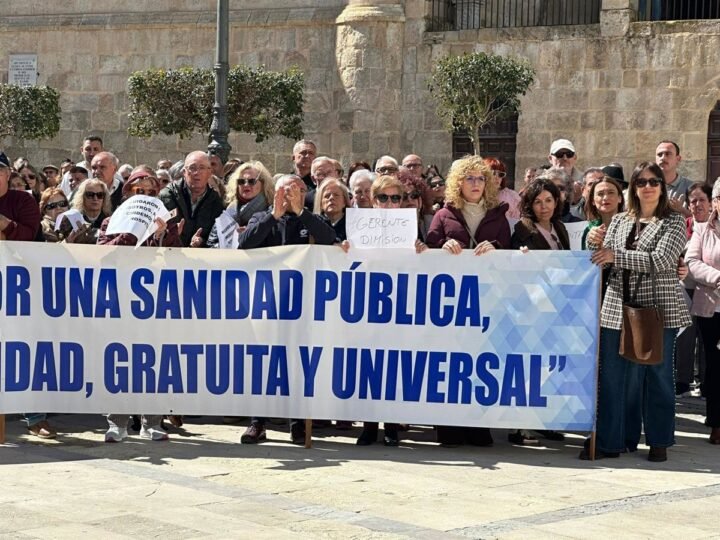 El PSOE de Granada apoya el rechazo de la zona Norte de Granada al deterioro de la sanidad pública