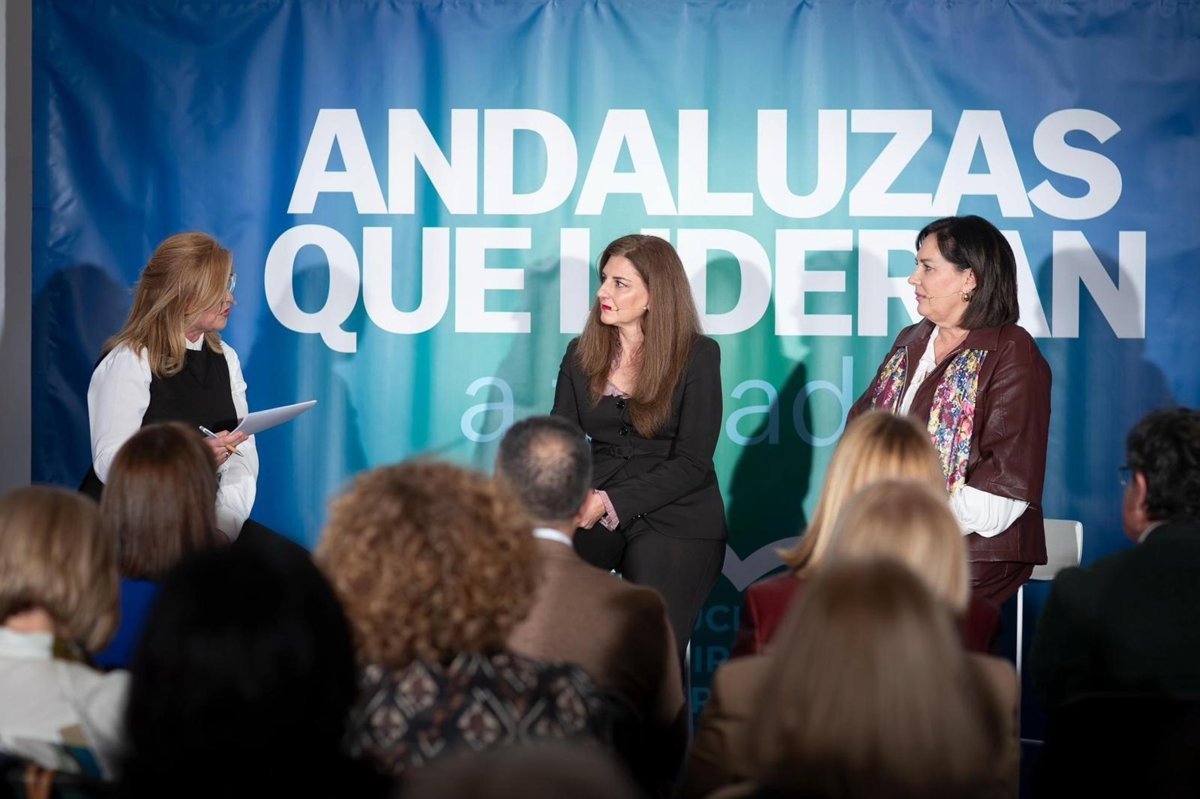 Motril (Granada) acoge el foro del PP ‘Andaluzas que lideran a tu lado’ para debatir sobre liderazgo femenino.