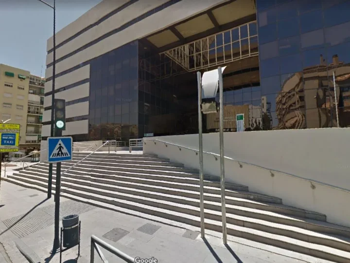 Registro Civil en Granada: guía completa sobre matrimonio civil y nacimientos.