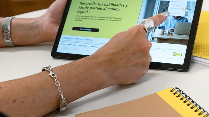 Convocatoria de ayudas para dinamización de centros digitales en zonas desfavorecidas en Andalucía.