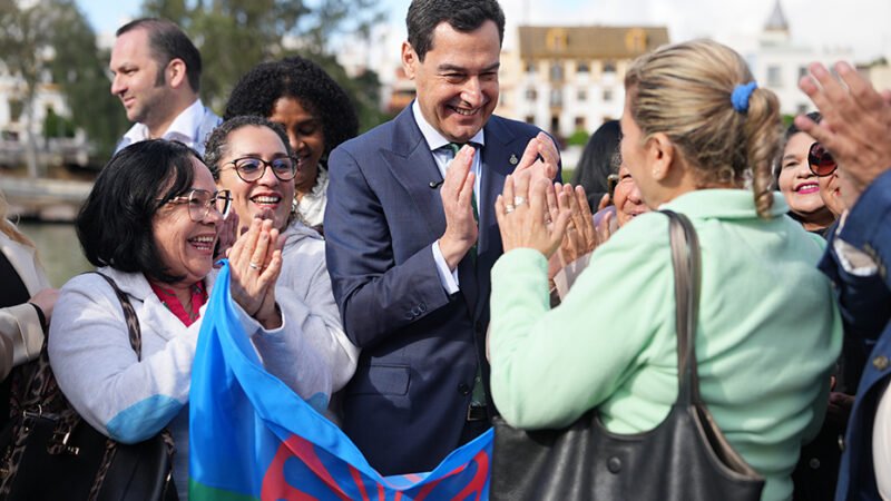 Moreno destaca la importancia del pueblo gitano en Andalucía.