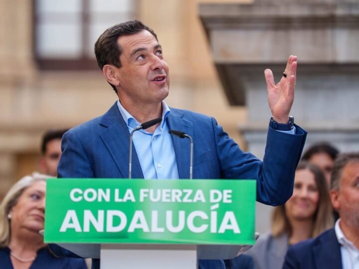 Moreno critica a Montero y su «mala política» y «mentiras» para desterrar el pasado.